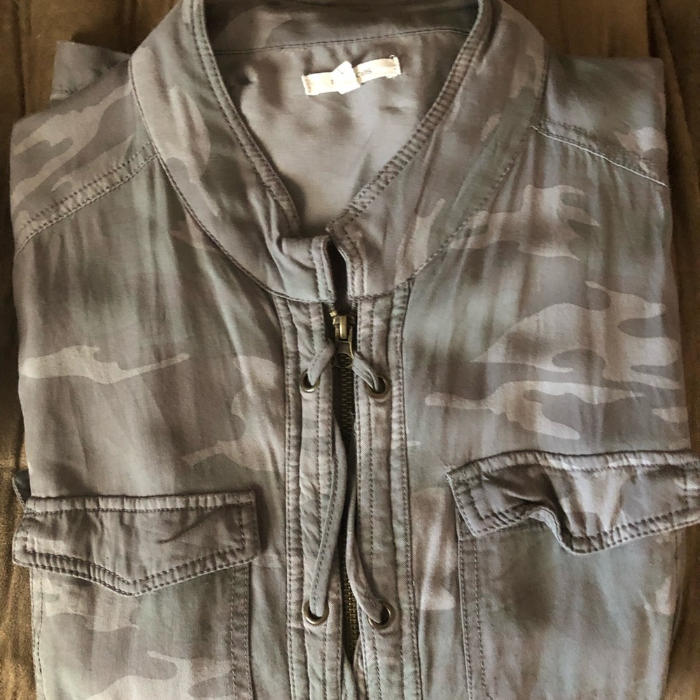 Maurices Camo ZIP Up